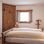 Chesa Mezzaun By Interhome Apartment *