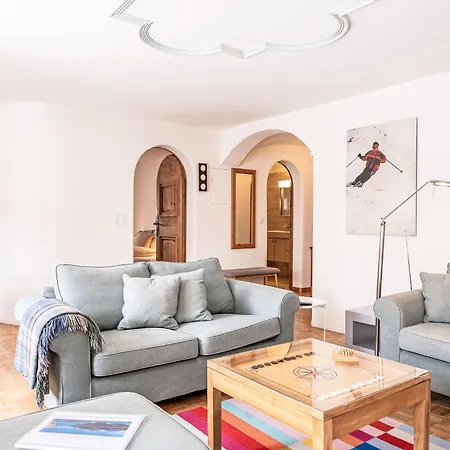 Chesa Mezzaun By Interhome 公寓